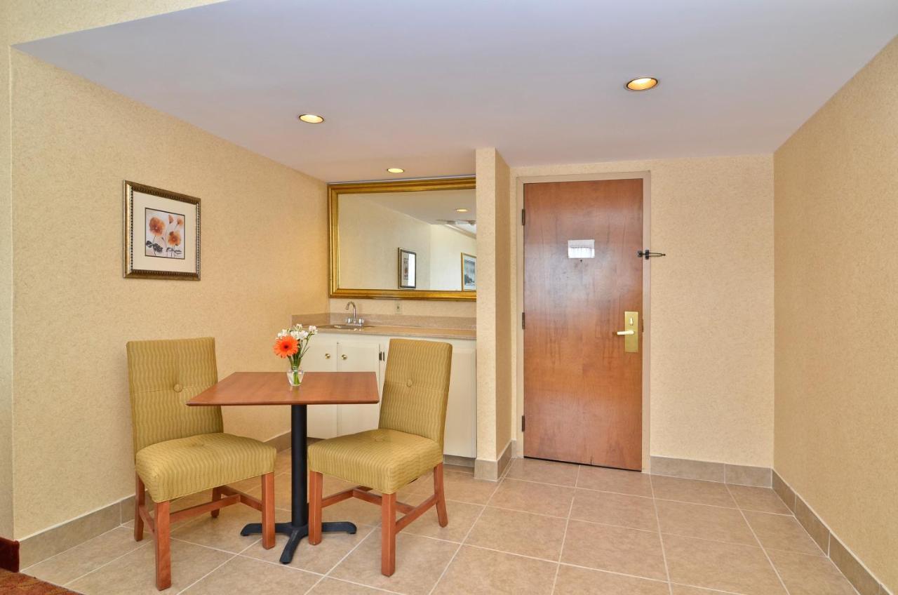 פורטלנד Clarion Hotel Airport מראה חיצוני תמונה