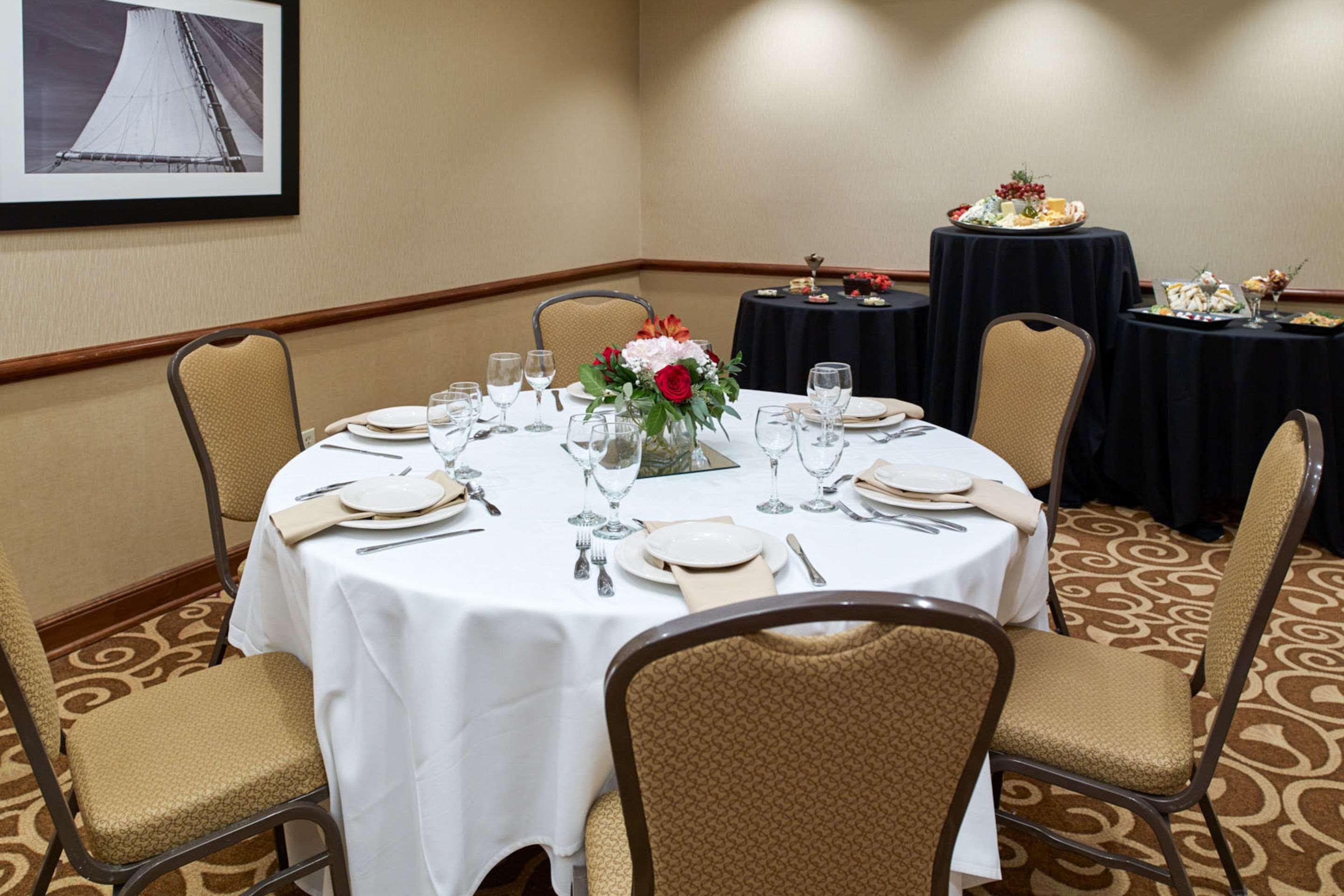 פורטלנד Clarion Hotel Airport מראה חיצוני תמונה