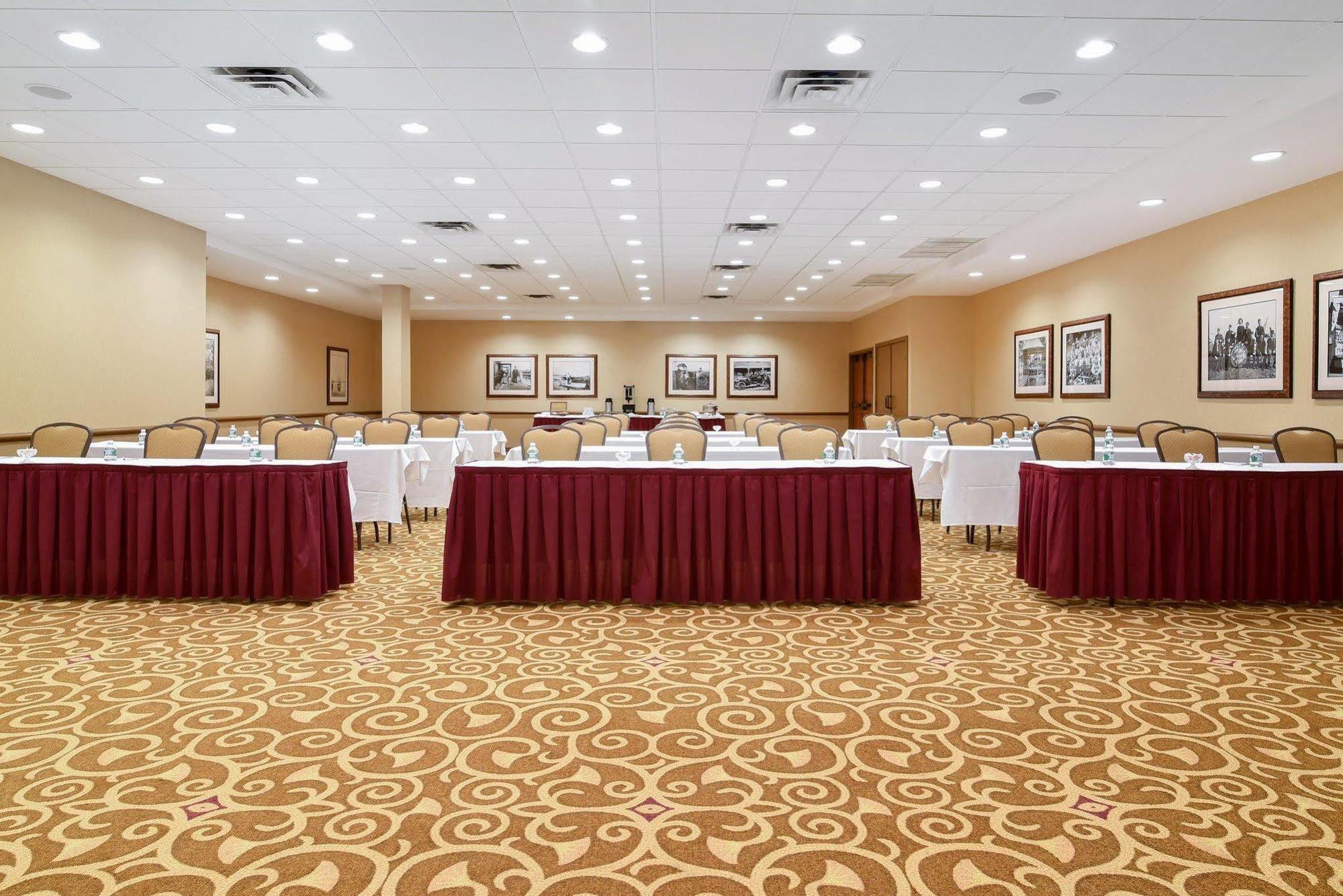 פורטלנד Clarion Hotel Airport מראה חיצוני תמונה